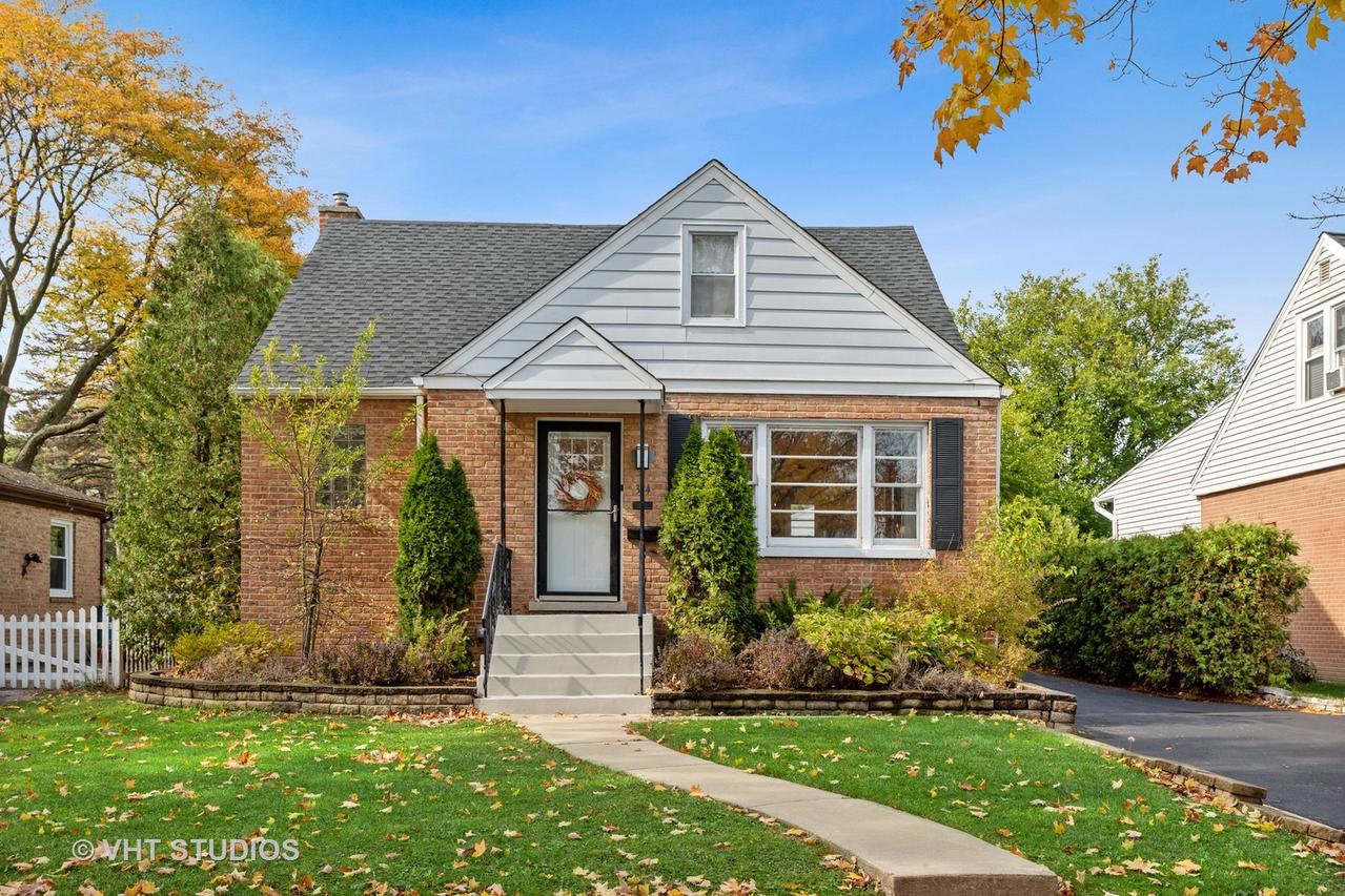 334 N Oak St., Elmhurst, IL 60126
