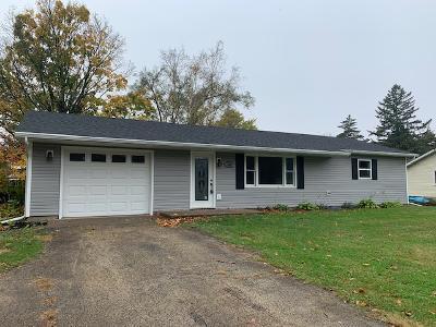 104 Wolf St., Walnut, IL 61376