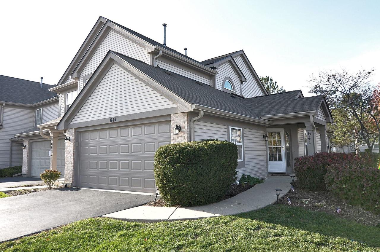 641 Lancaster Cir., Elgin, IL 60123