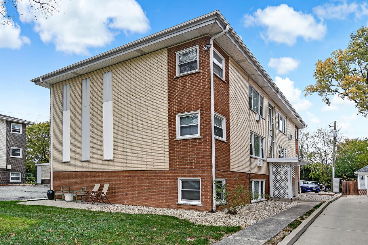 1411 W Cossitt Ave. #1A, La Grange, IL 60525