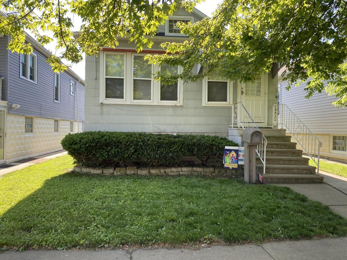 10821 S Whipple St., Chicago, IL 60655