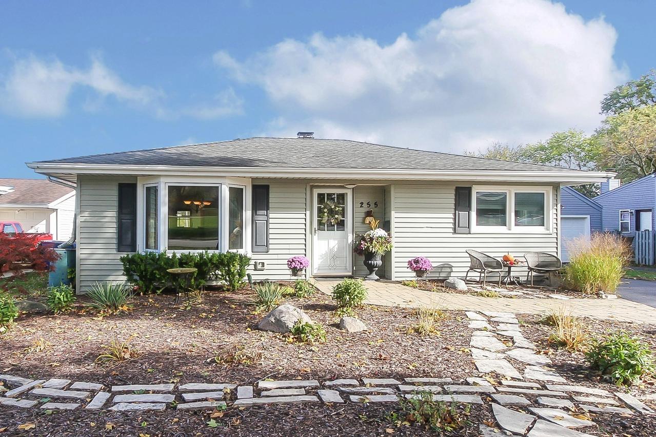 255 N Oak Ave., Bartlett, IL 60103