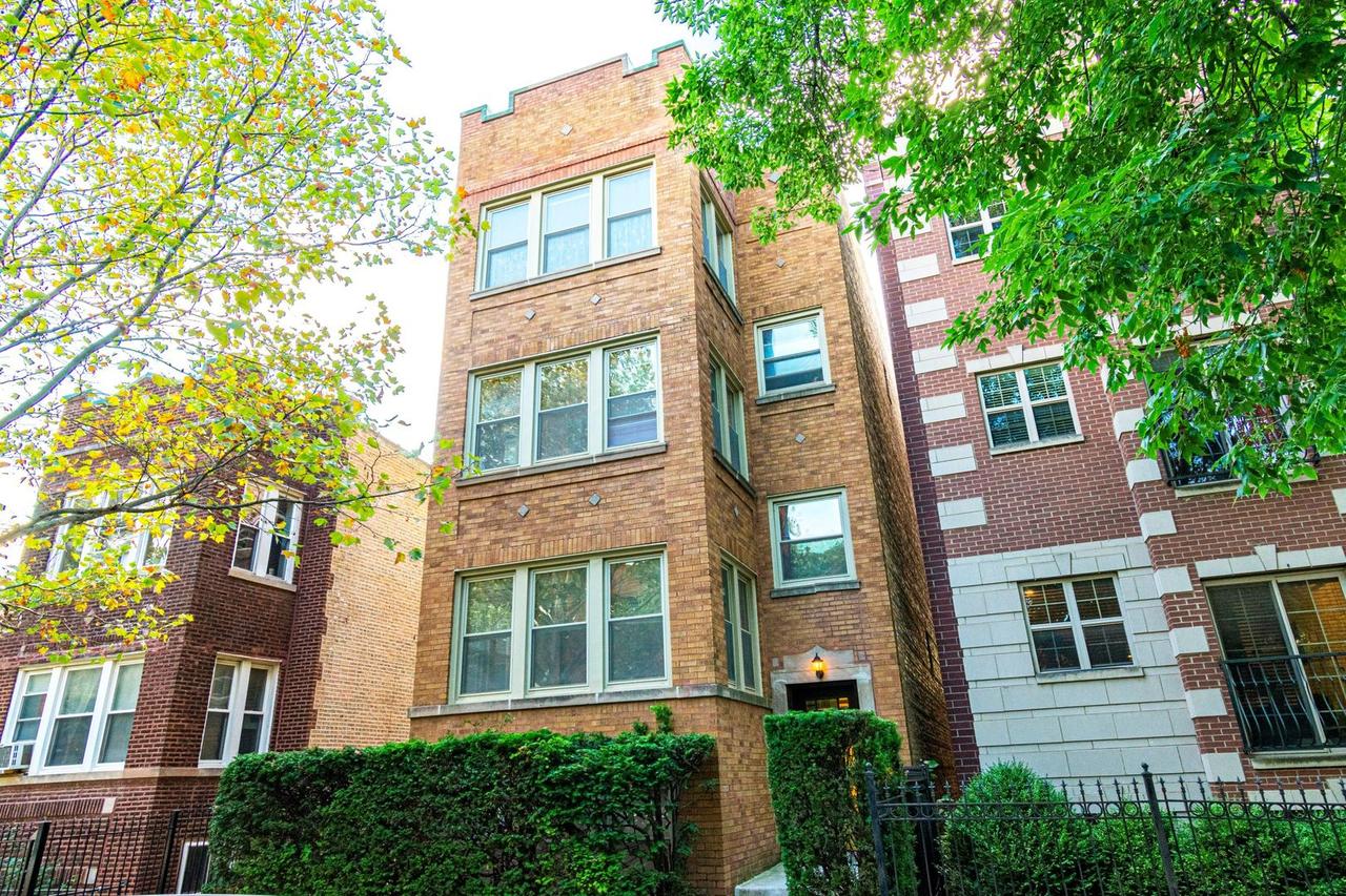 4930 N Whipple St., Chicago, IL 60625