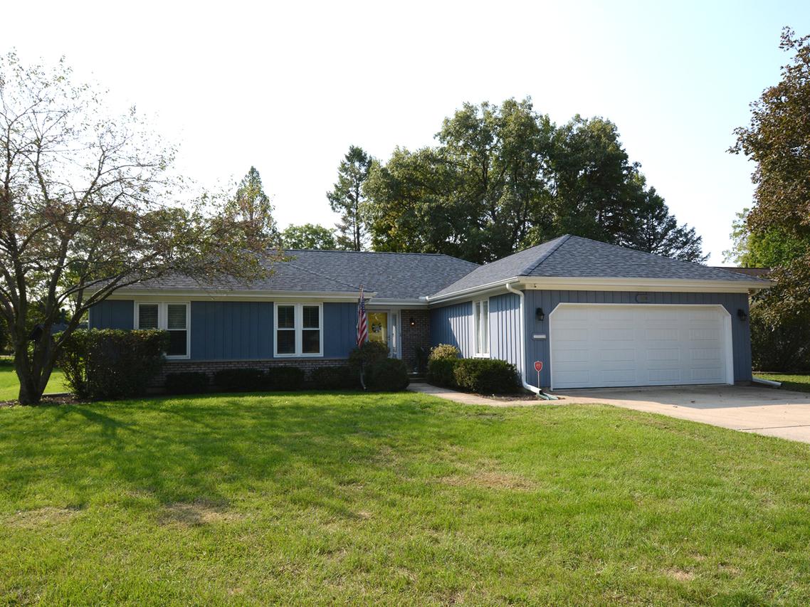 526 Barrington Ave., East Dundee, IL 60118