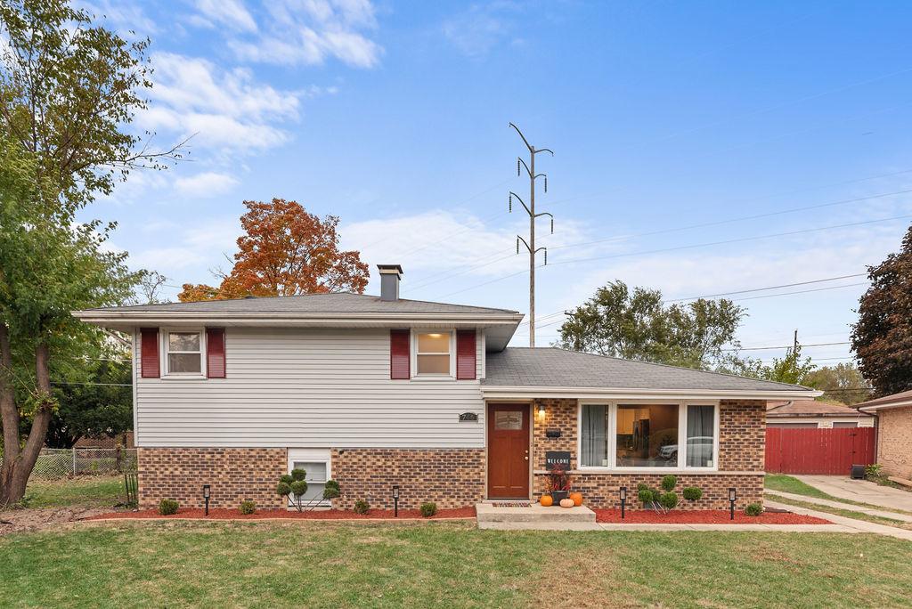 746 Evans Ct., Dolton, IL 60419