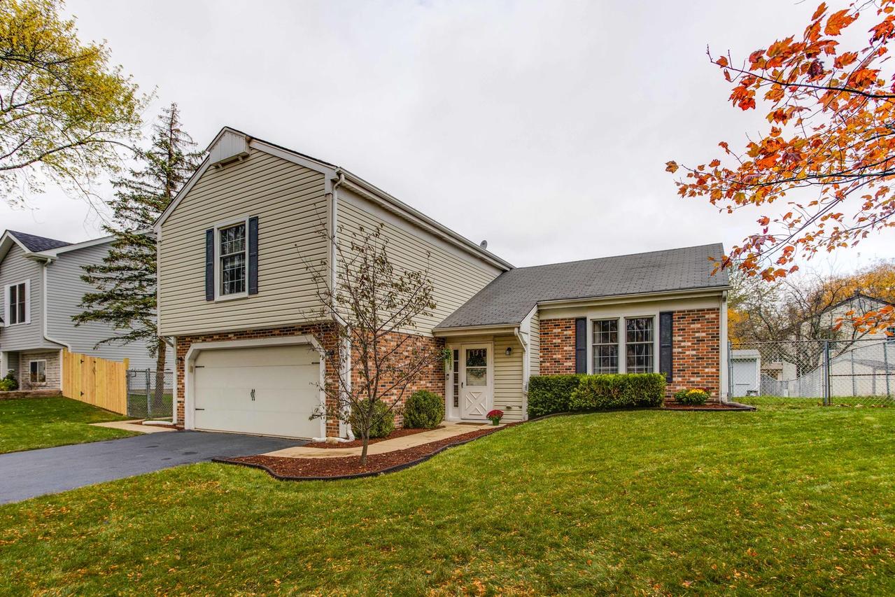 287 Hill Ave., Bartlett, IL 60103