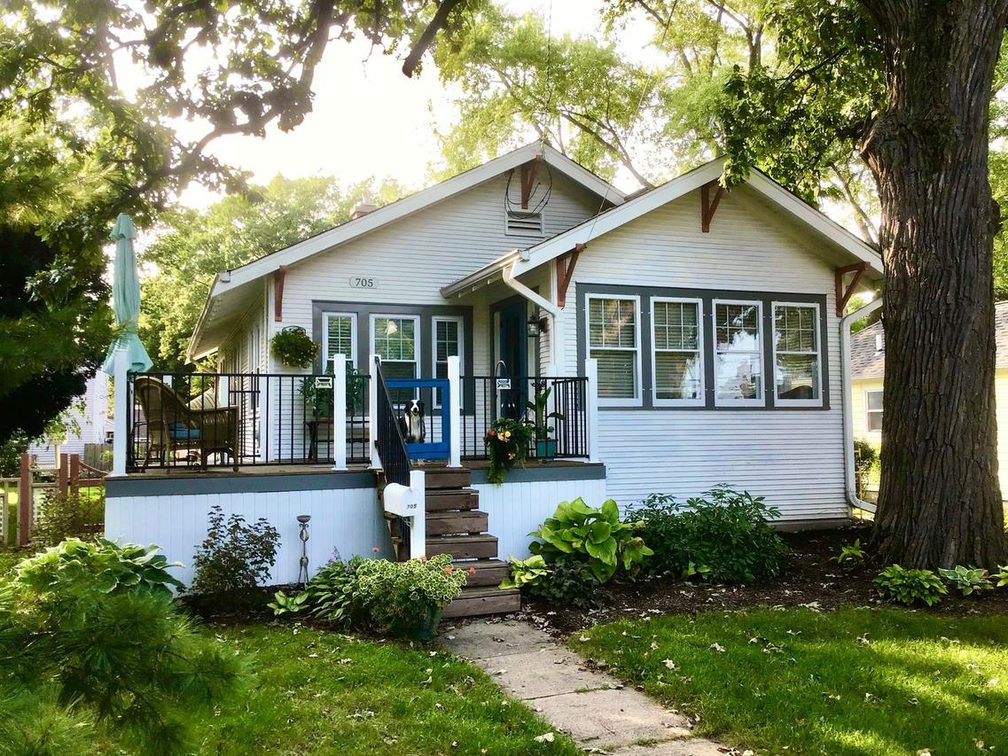 705 Center St., Mchenry, IL 60050