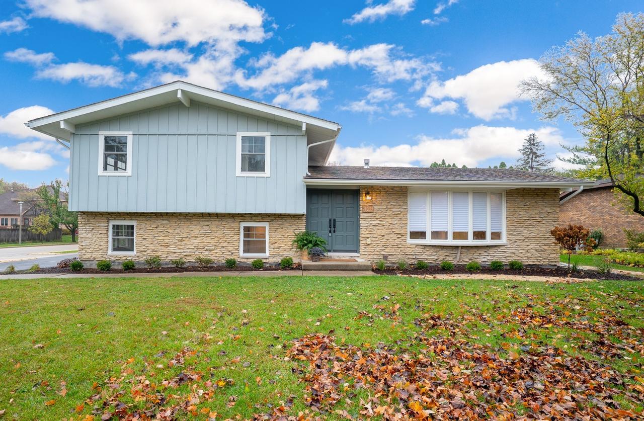 420 Meadow Wood Dr., Joliet, IL 60431