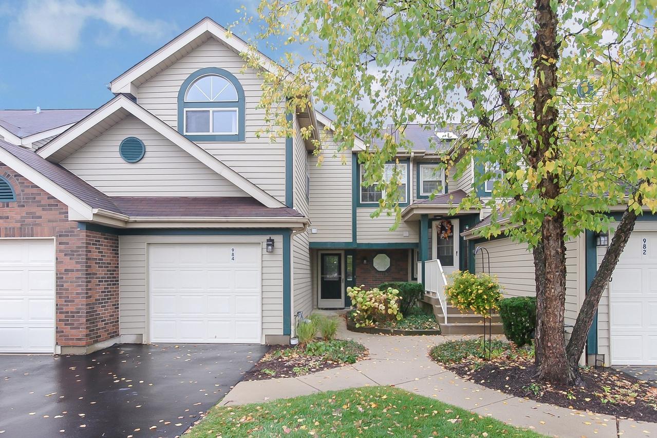 984 Ridgefield Ln., Wheeling, IL 60090