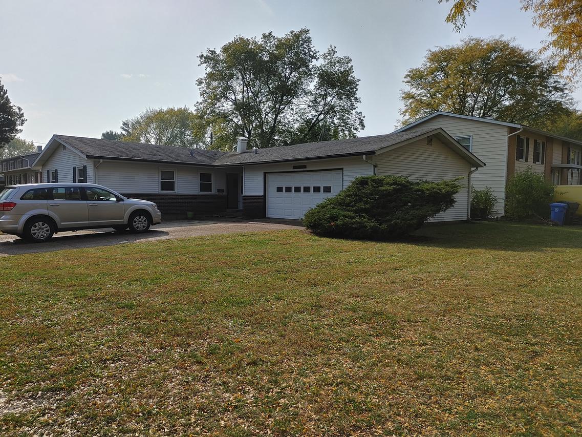 1401 W Catalpa Ln., Mount Prospect, IL 60056