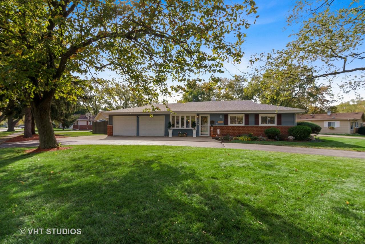 590 Olive St., Hoffman Estates, IL 60169