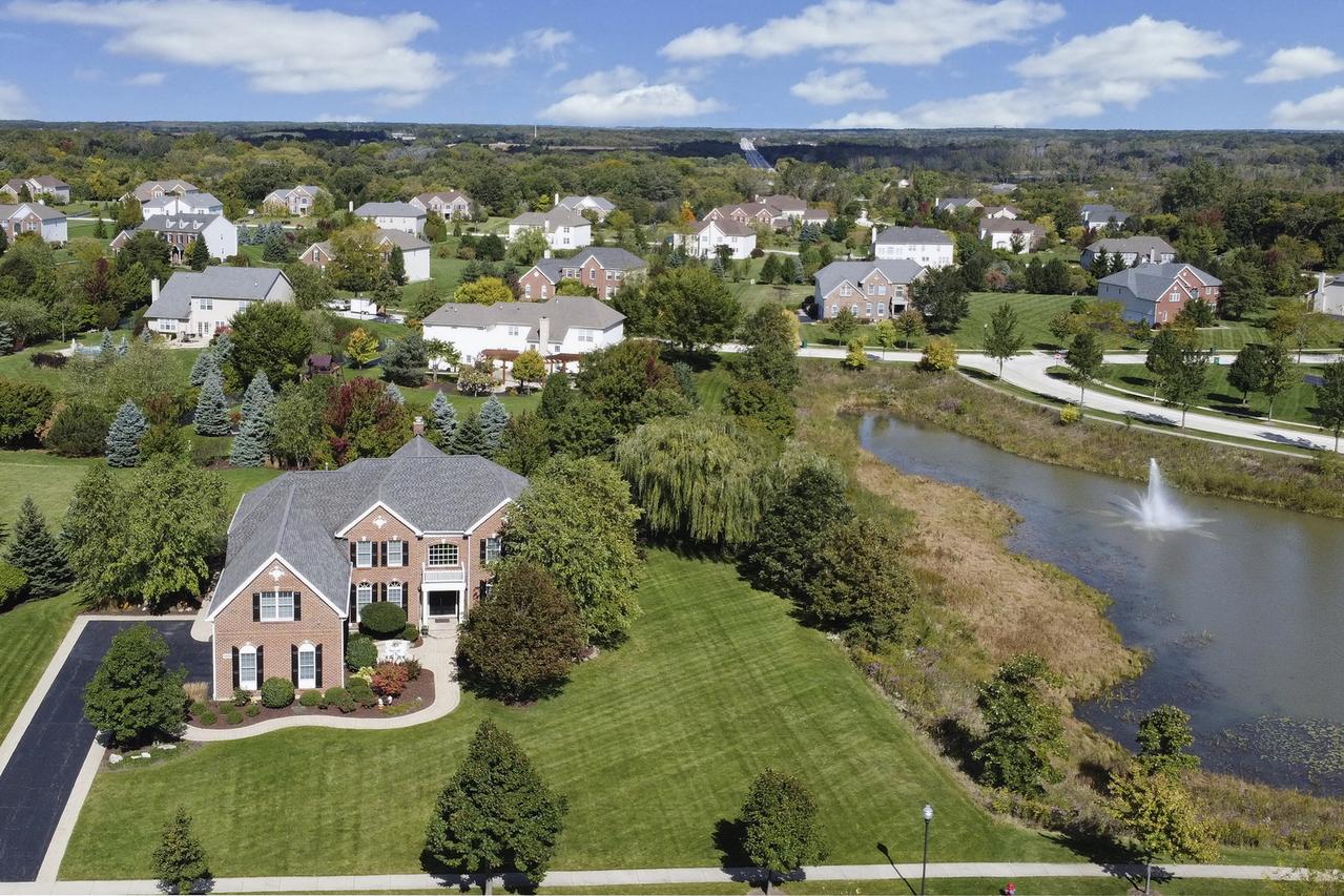 5430 Notting Hill Rd., Gurnee, IL 60031