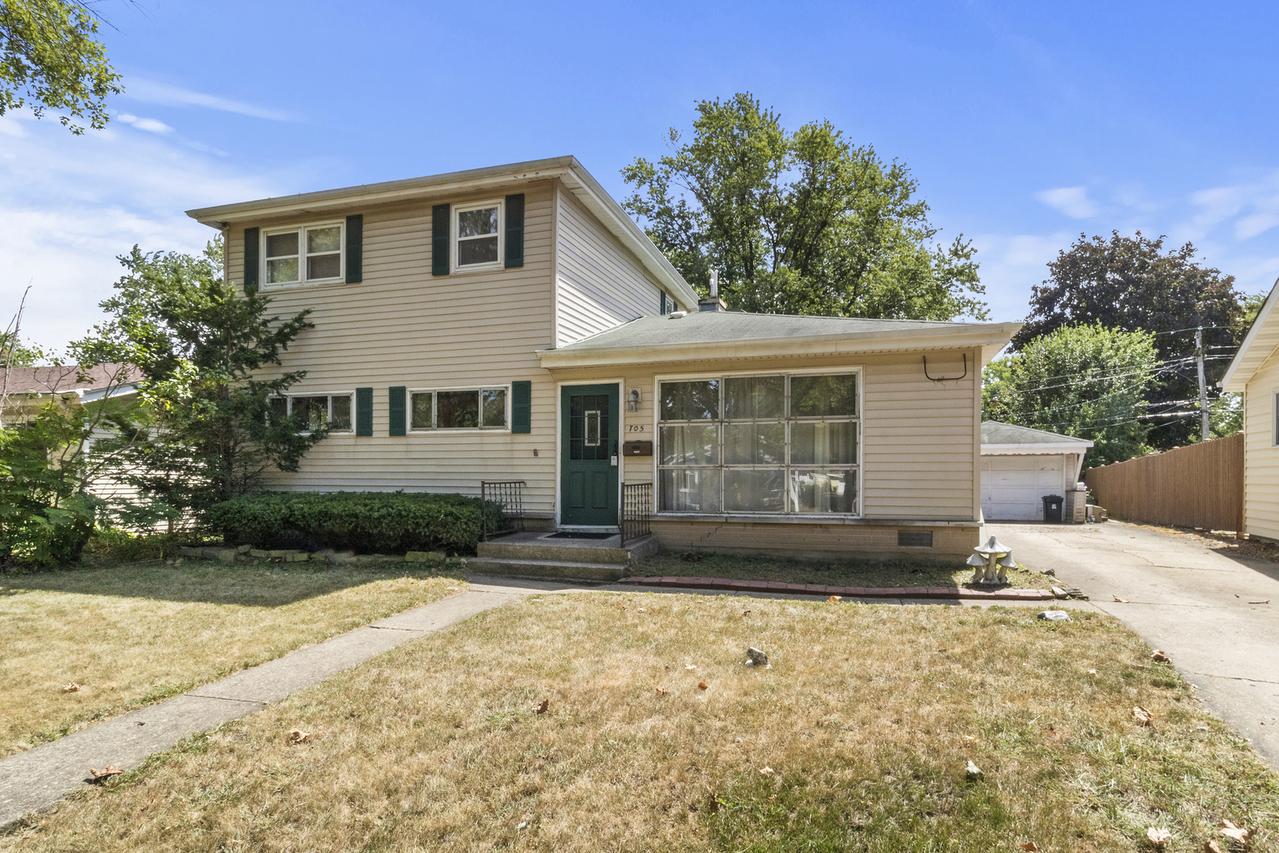705 W Merle Ave., Villa Park, IL 60181