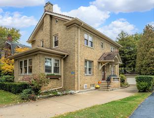 210 Dupee Pl., Wilmette, IL 60091
