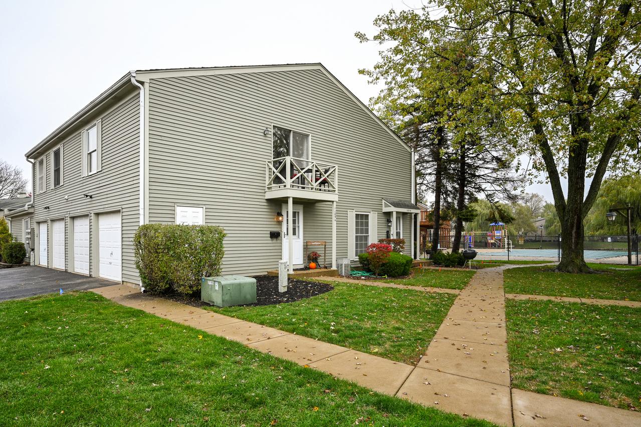 1105 Mount Vernon Ct. #A, Wheaton, IL 60189