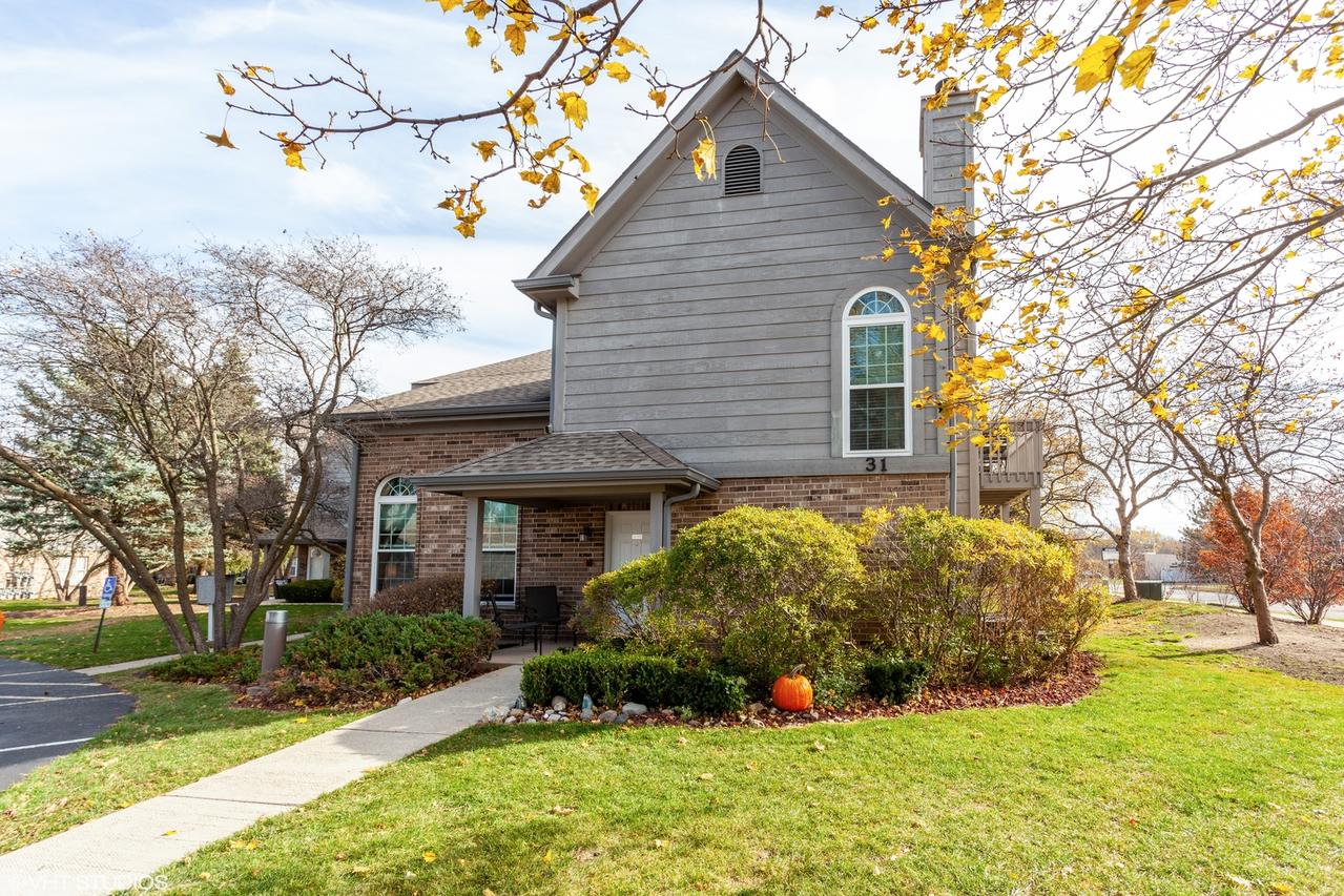 31 Foxcroft Rd. #31-103, Naperville, IL 60565