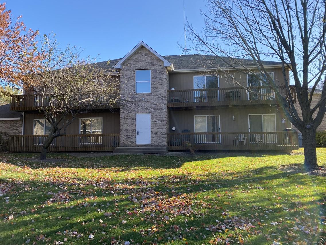 1945 Matthew Ct. #B, Elgin, IL 60123