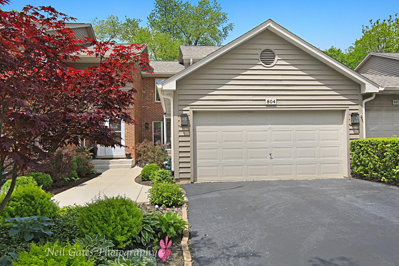 804 Saddlewood Dr., Glen Ellyn, IL 60137