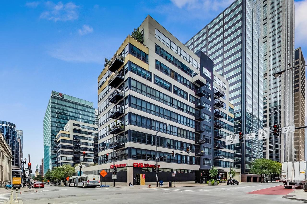 130 S Canal St. #820, Chicago, IL 60606