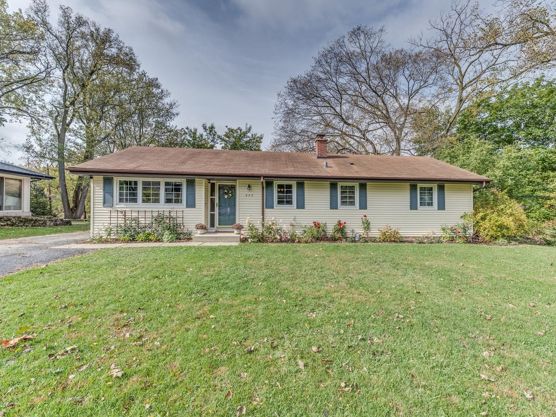 635 Melody Ln., Naperville, IL 60540