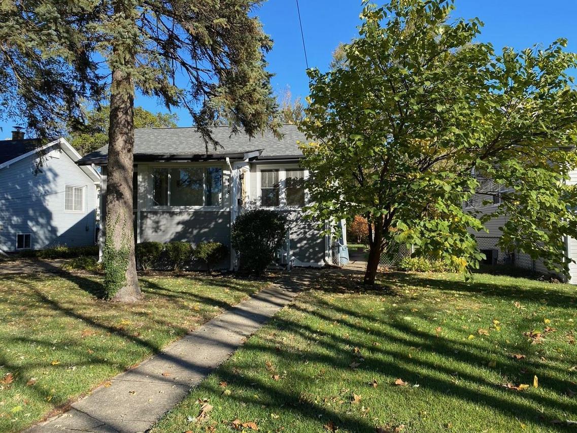 118 E Kenilworth Ave., Villa Park, IL 60181