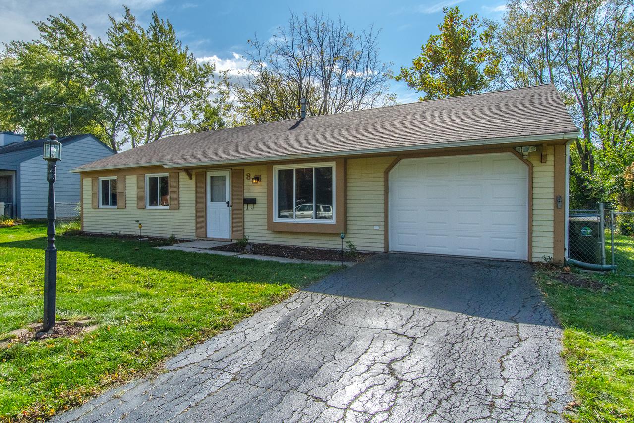 8 Somerset Rd., Montgomery, IL 60538