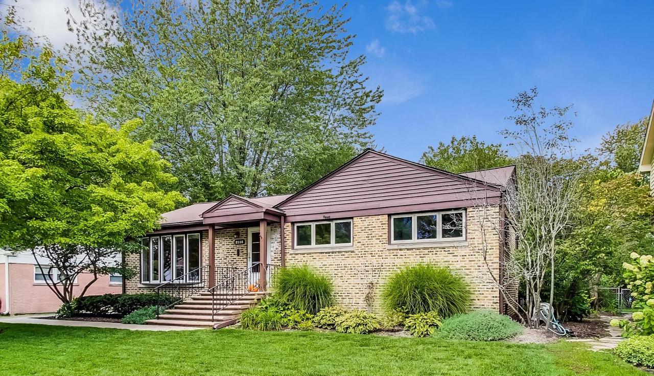 2116 Oak Ave., Northbrook, IL 60062