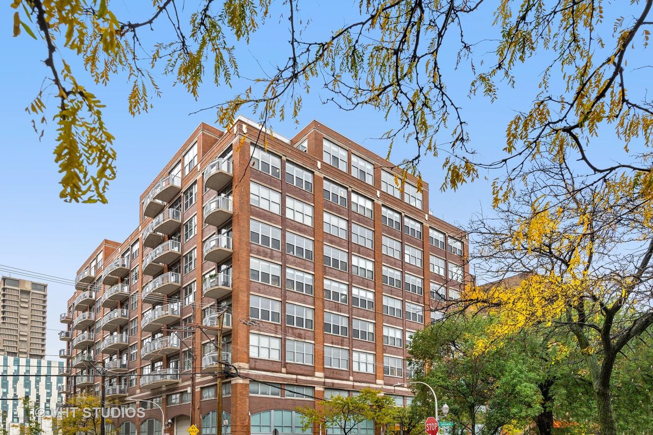 933 W Van Buren St. #826, Chicago, IL 60607