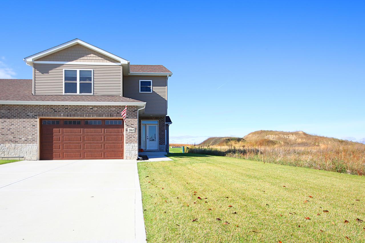 2065 Waters Edge Dr., Minooka, IL 60447