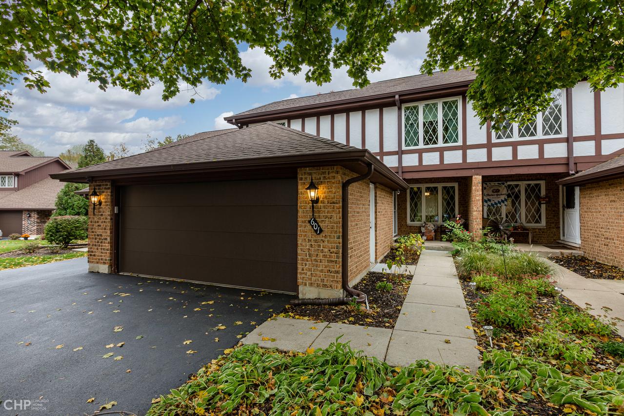 601 Cress Creek Ln., Crystal Lake, IL 60014