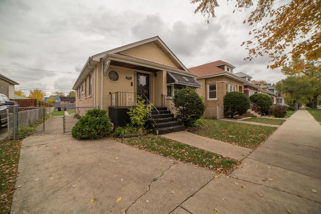 7026 S Claremont Ave., Chicago, IL 60636