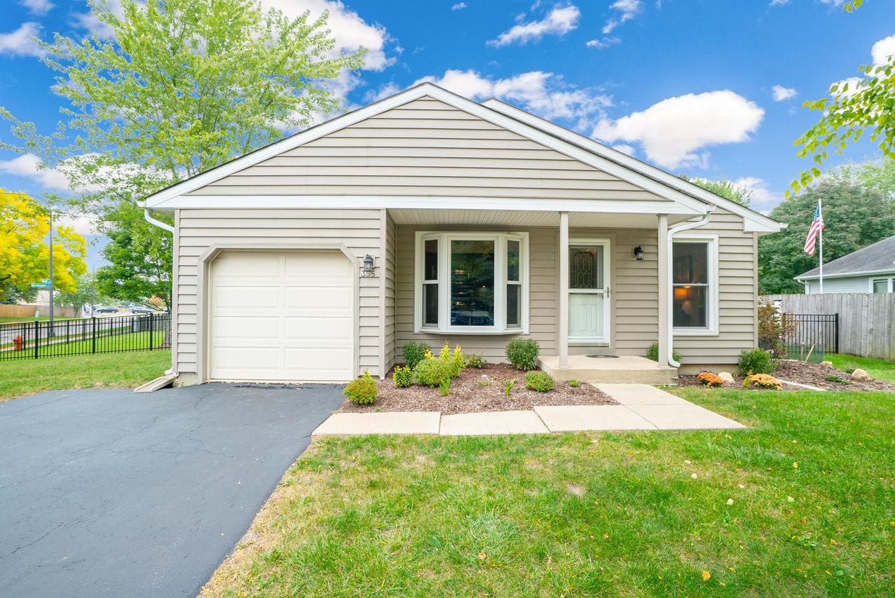 395 Wesley Ave., Naperville, IL 60565