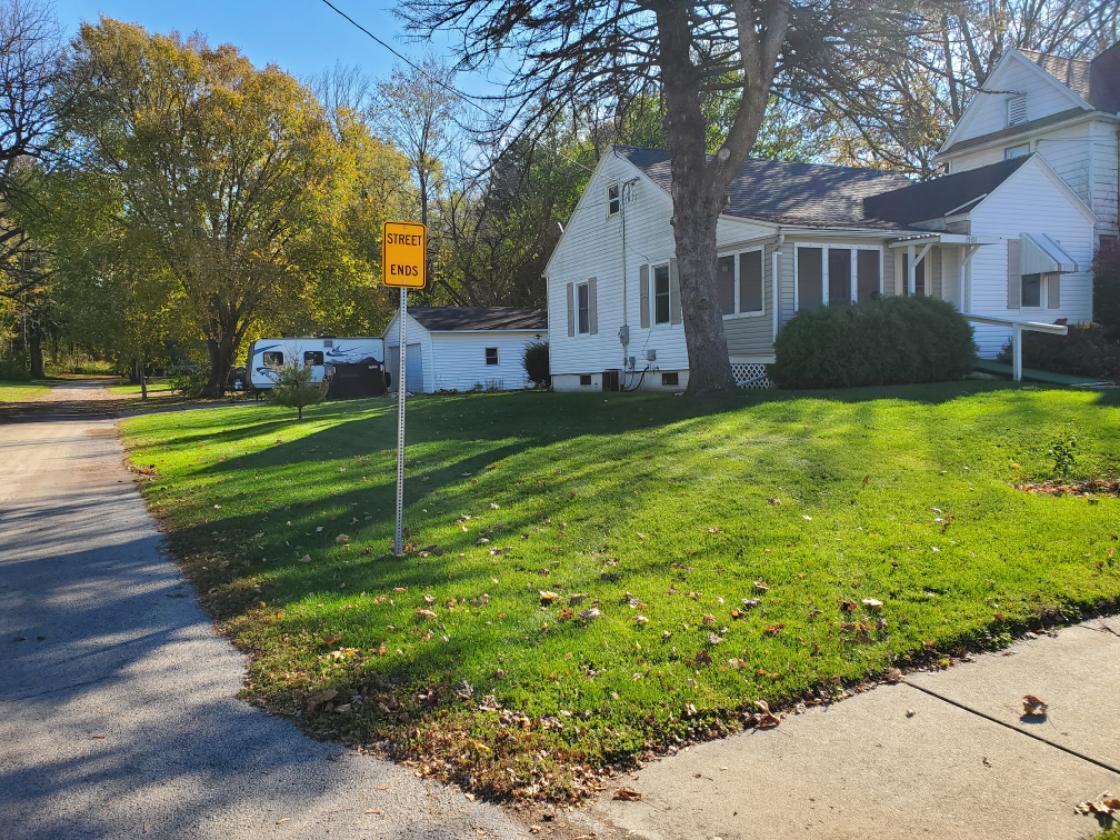 1501 S Oak Ave., Freeport, IL 61032