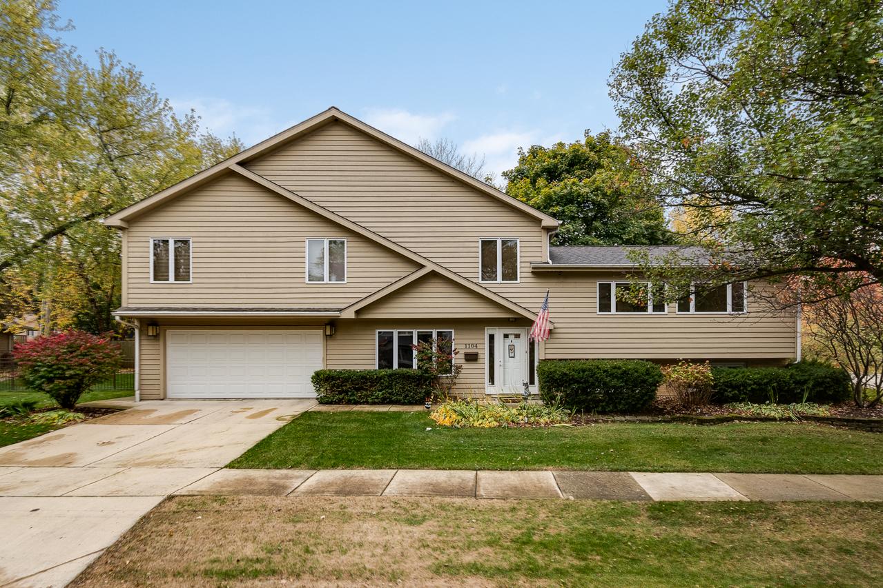 1104 Catherine Ave., Naperville, IL 60540