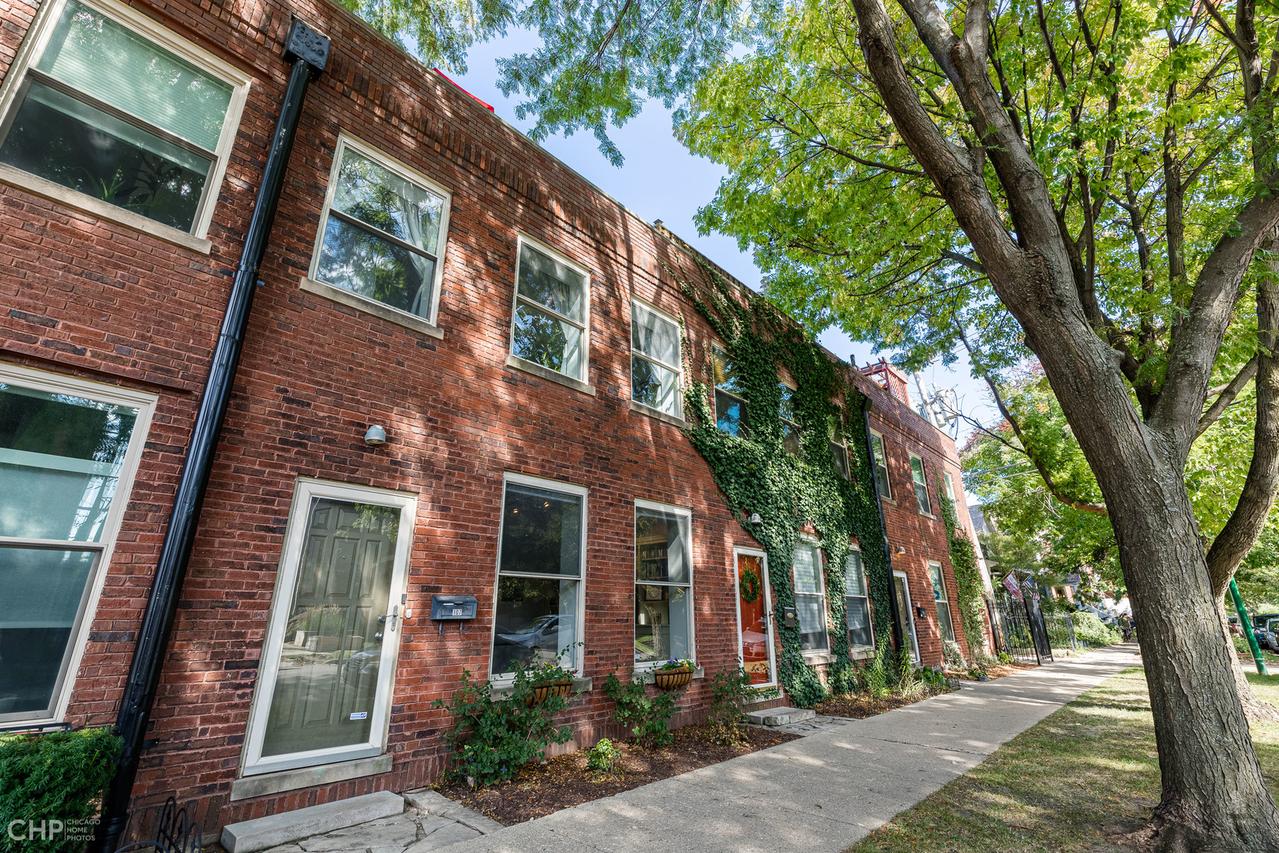 5301 N Ravenswood Ave. #107, Chicago, IL 60640