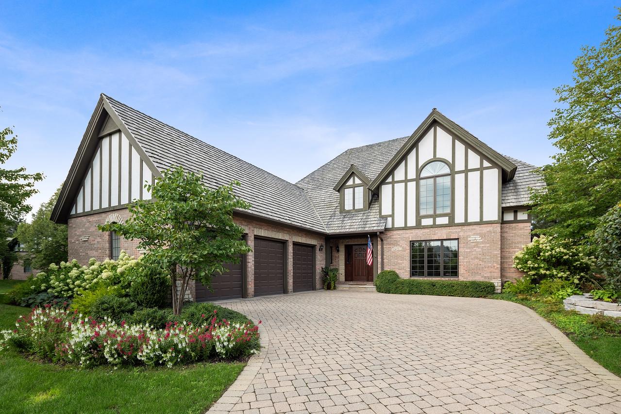 202 Kenmare Dr., Burr Ridge, IL 60527