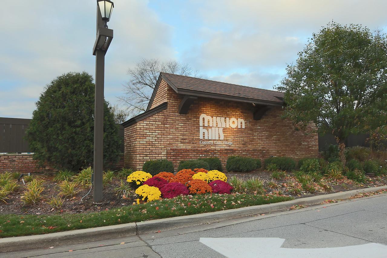 3810 S Mission Hills Rd. #204, Northbrook, IL 60062