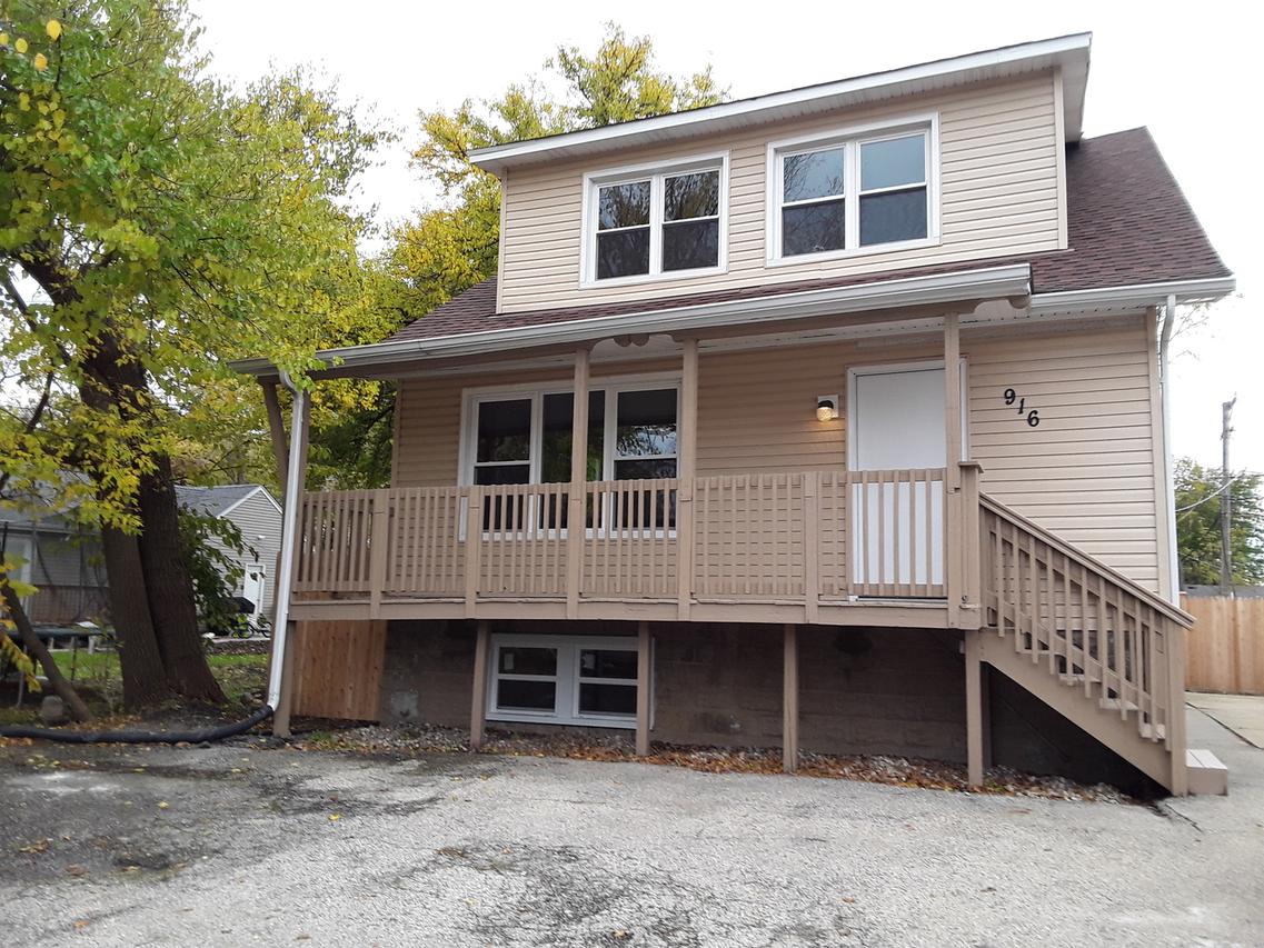 916 N Cedar Lake Rd., Round Lake Beach, IL 60073