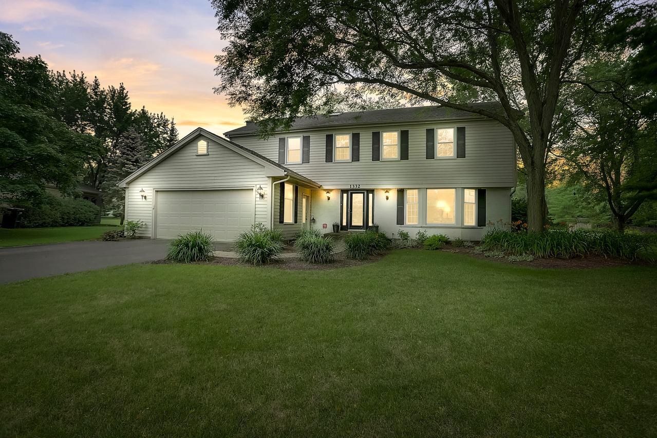 1332 N Borde Ct., Libertyville, IL 60048