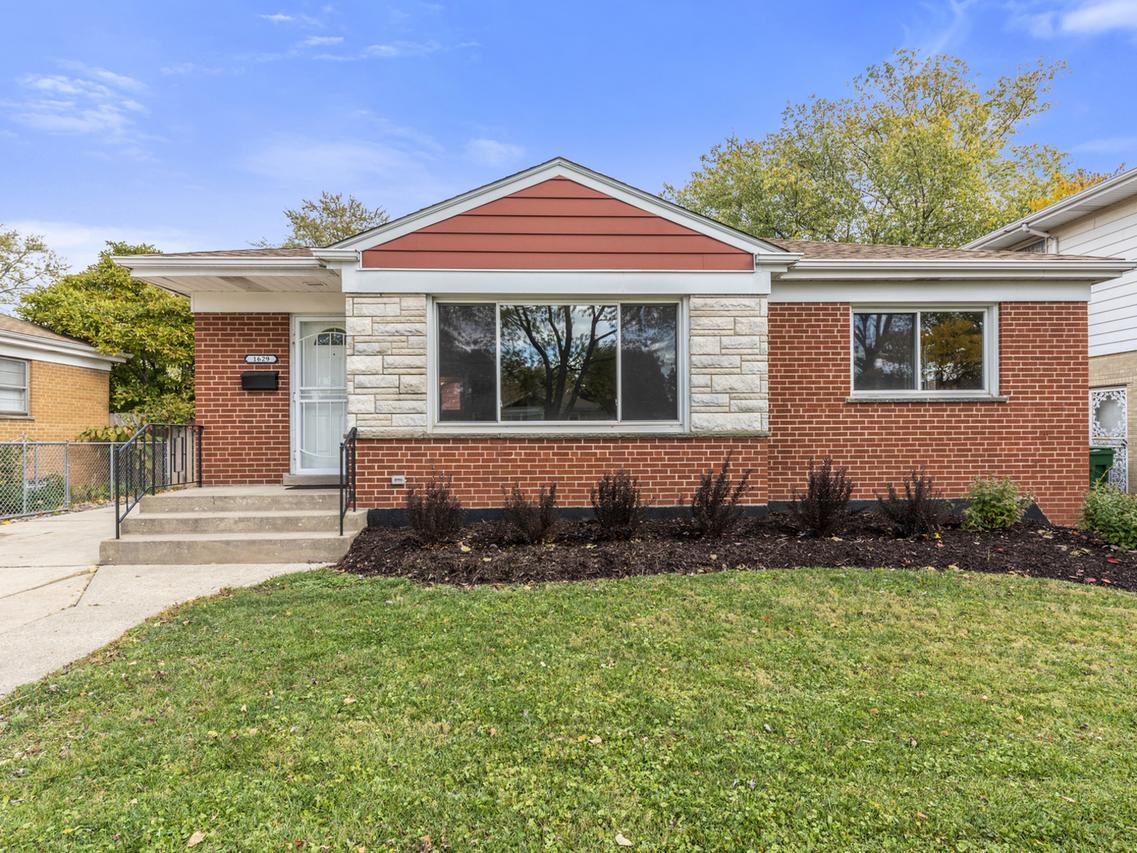 1629 Heidorn Ave., Westchester, IL 60154