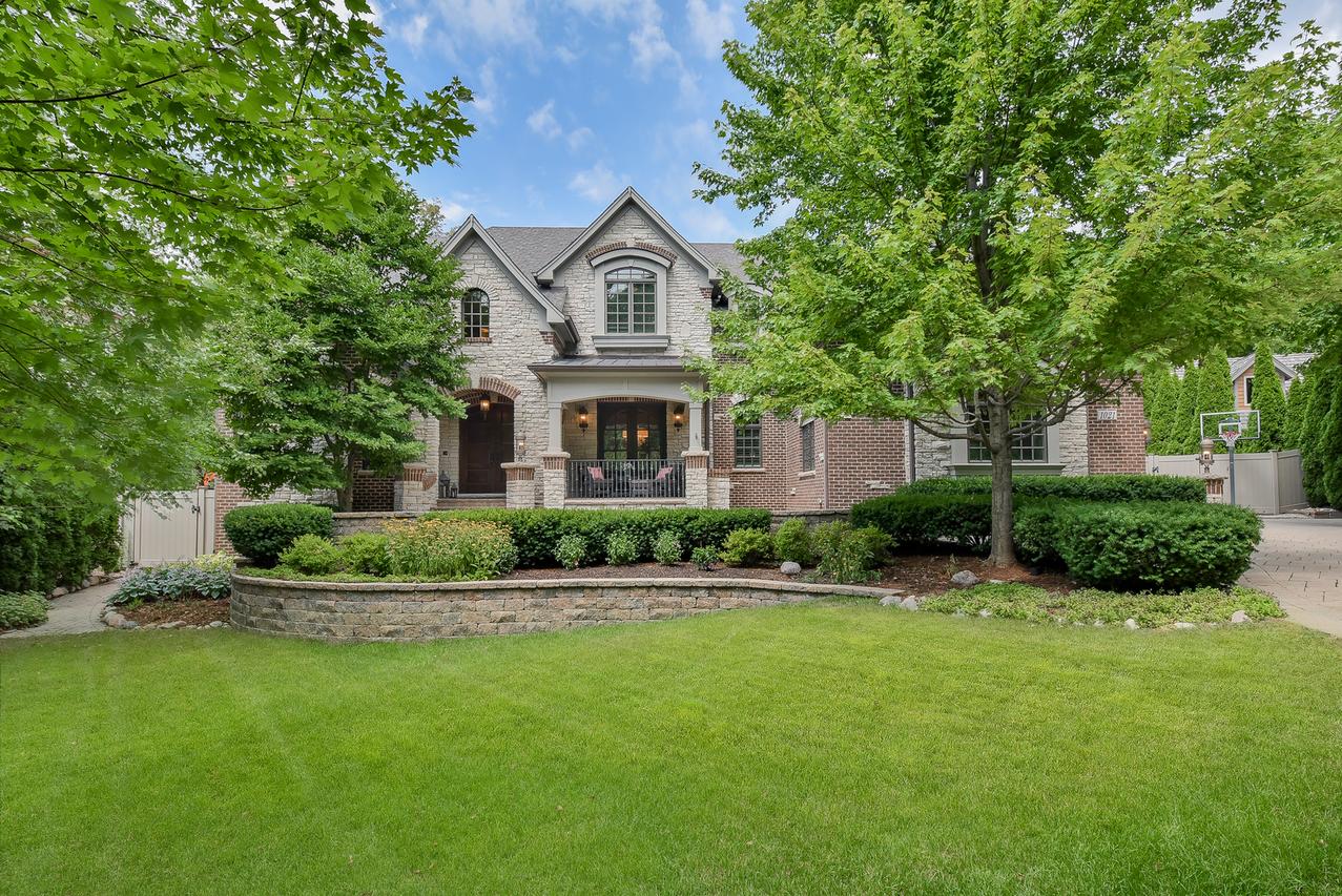 1021 E Porter Ave., Naperville, IL 60540