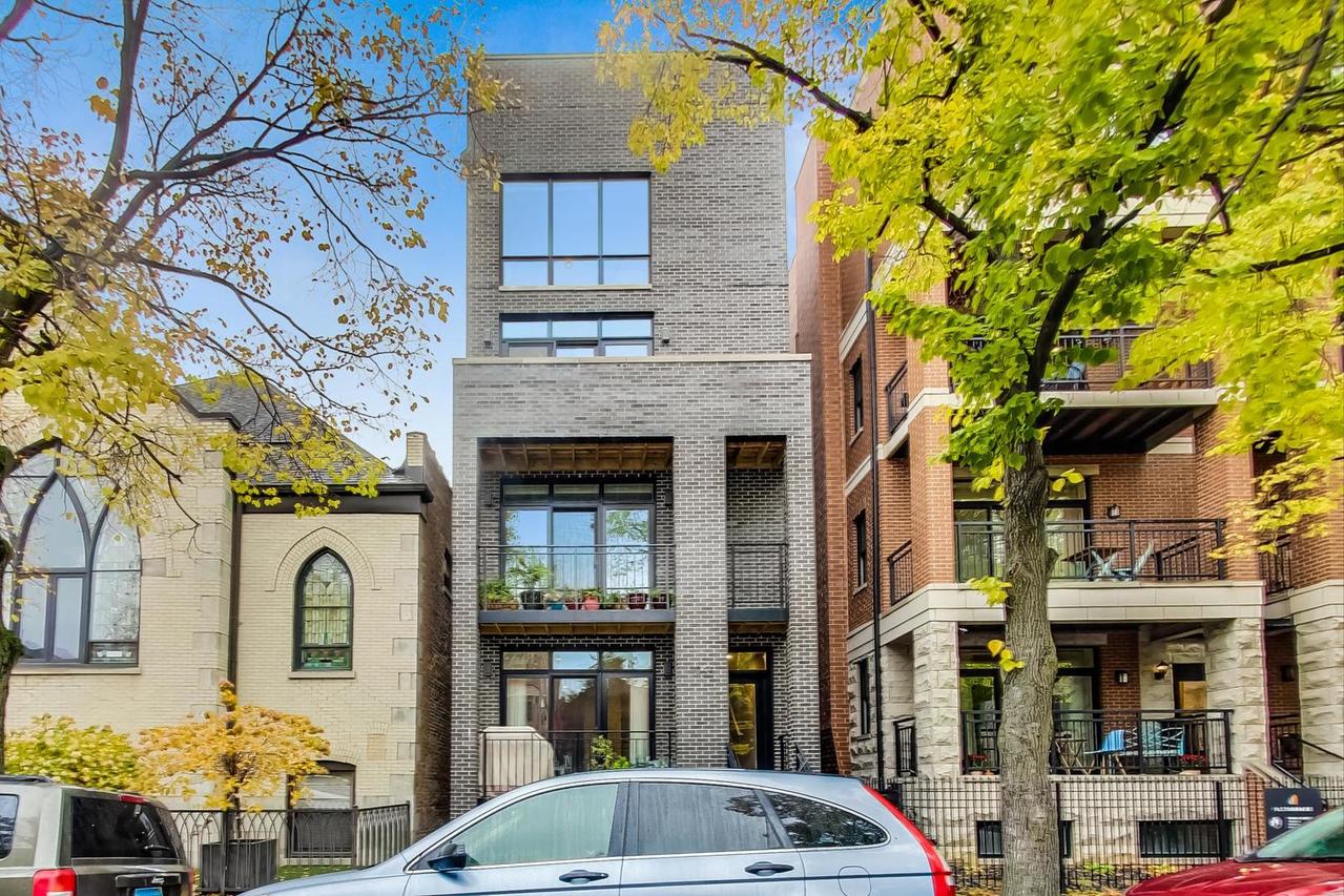 1044 W Polk St. #2, Chicago, IL 60607