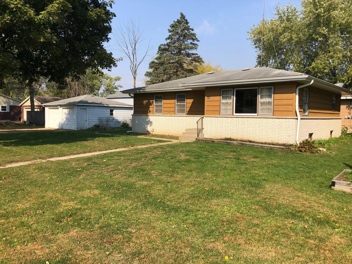 328 7th Ave., Marengo, IL 60152
