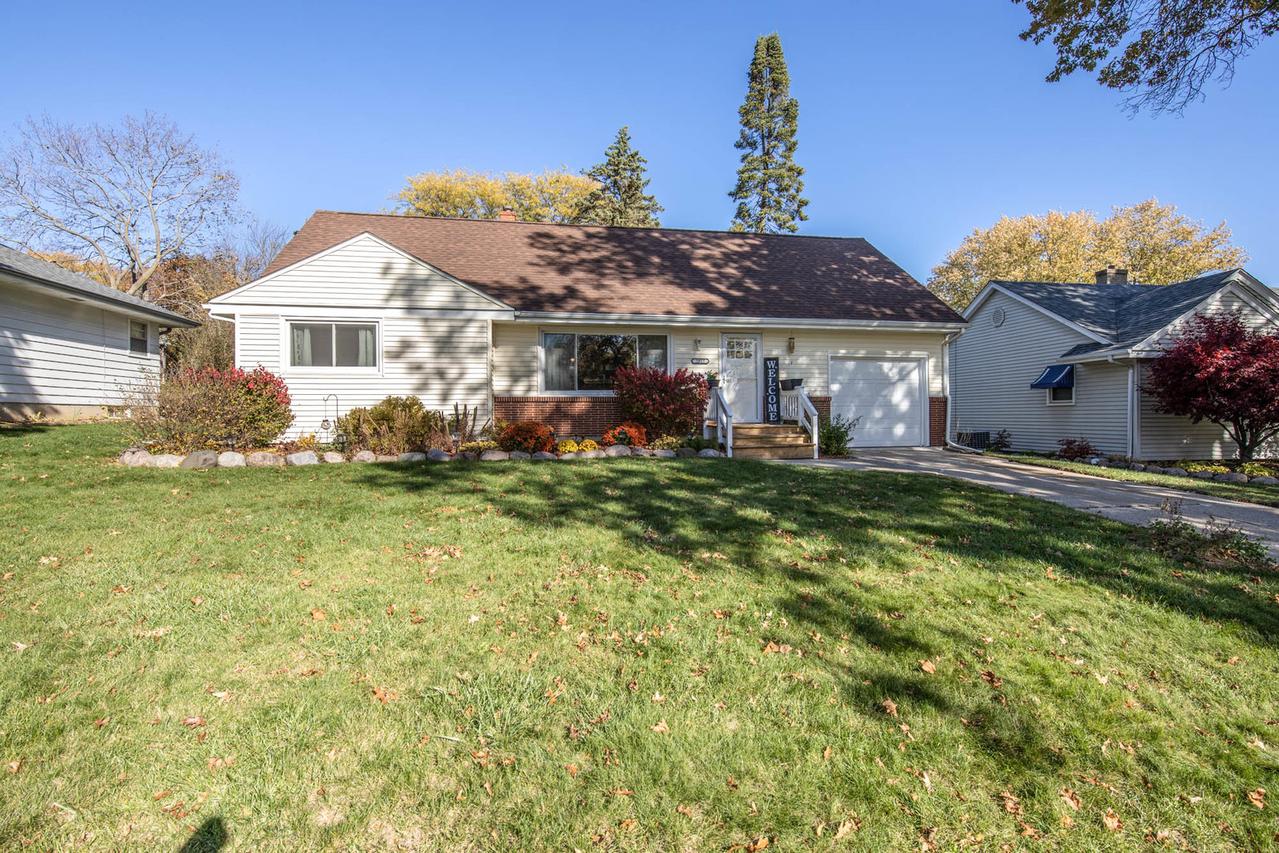 2812 Oak Grove Ln., Rockford, IL 61108