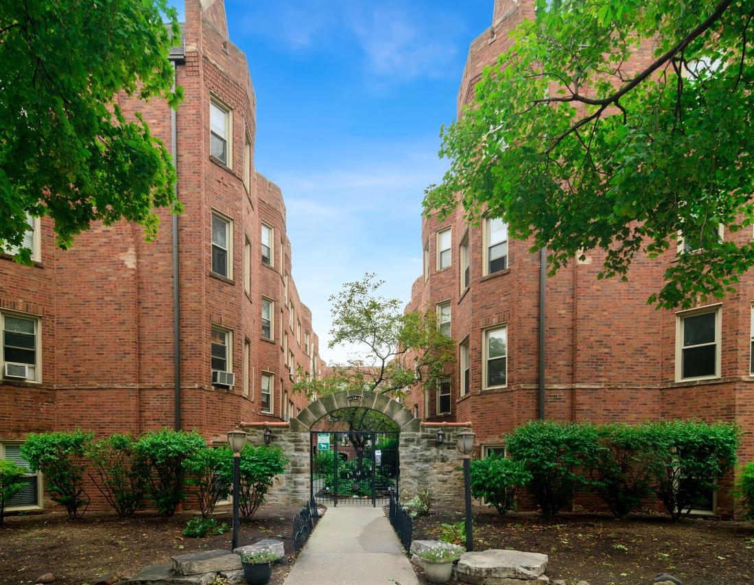 4130 N Kedvale Ave. #208, Chicago, IL 60641