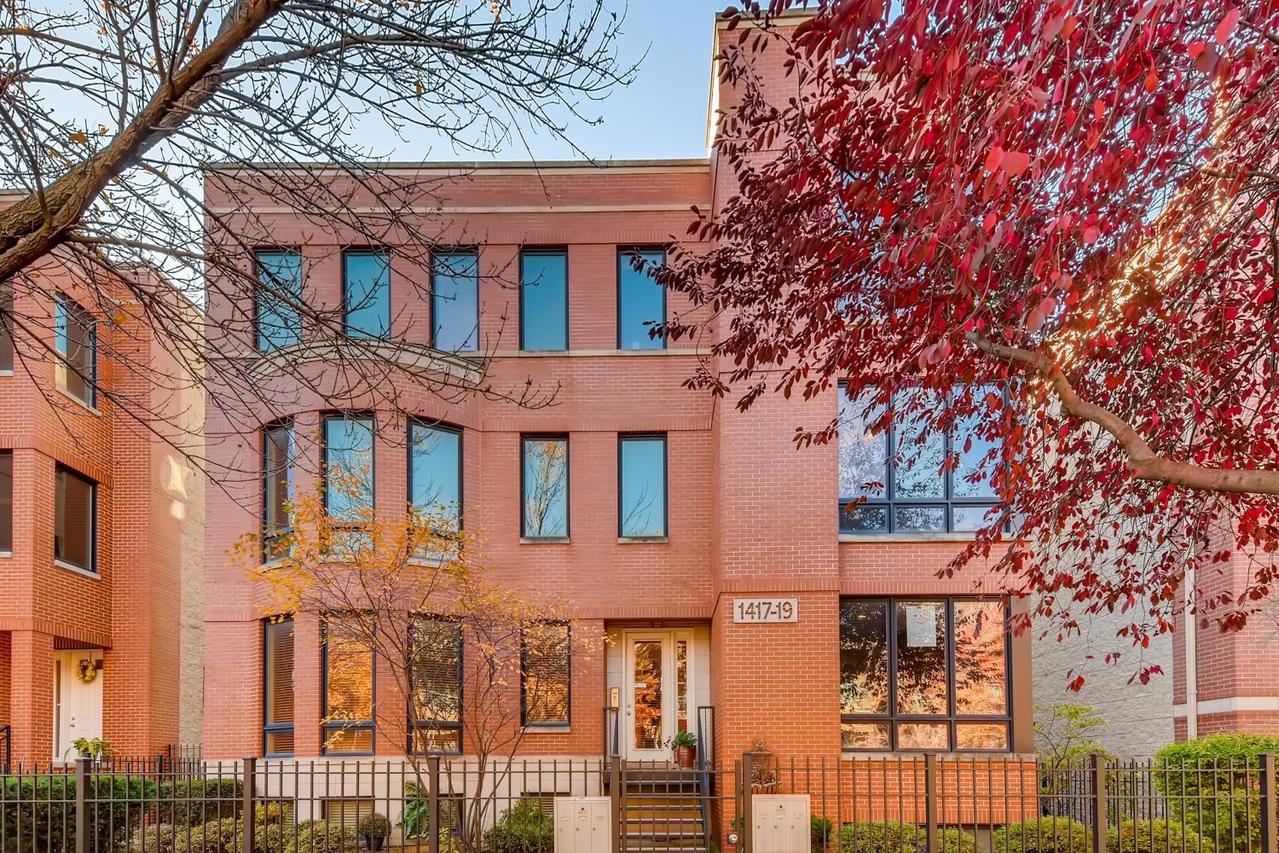 1417 W Fillmore St. #2E, Chicago, IL 60607