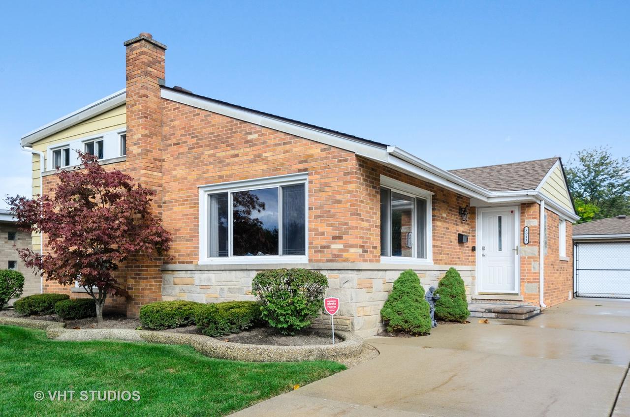 8911 Osceola Ave., Morton Grove, IL 60053
