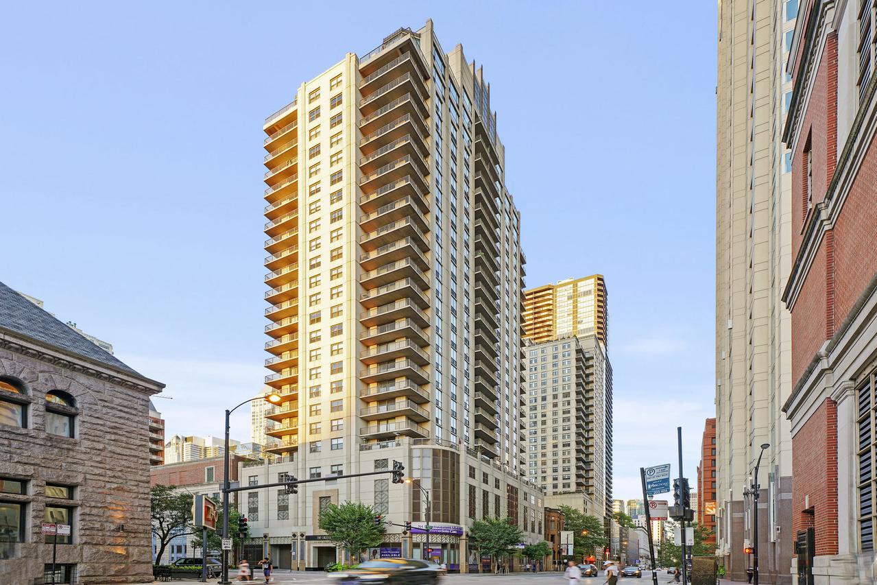 635 N Dearborn St. #2302, Chicago, IL 60610