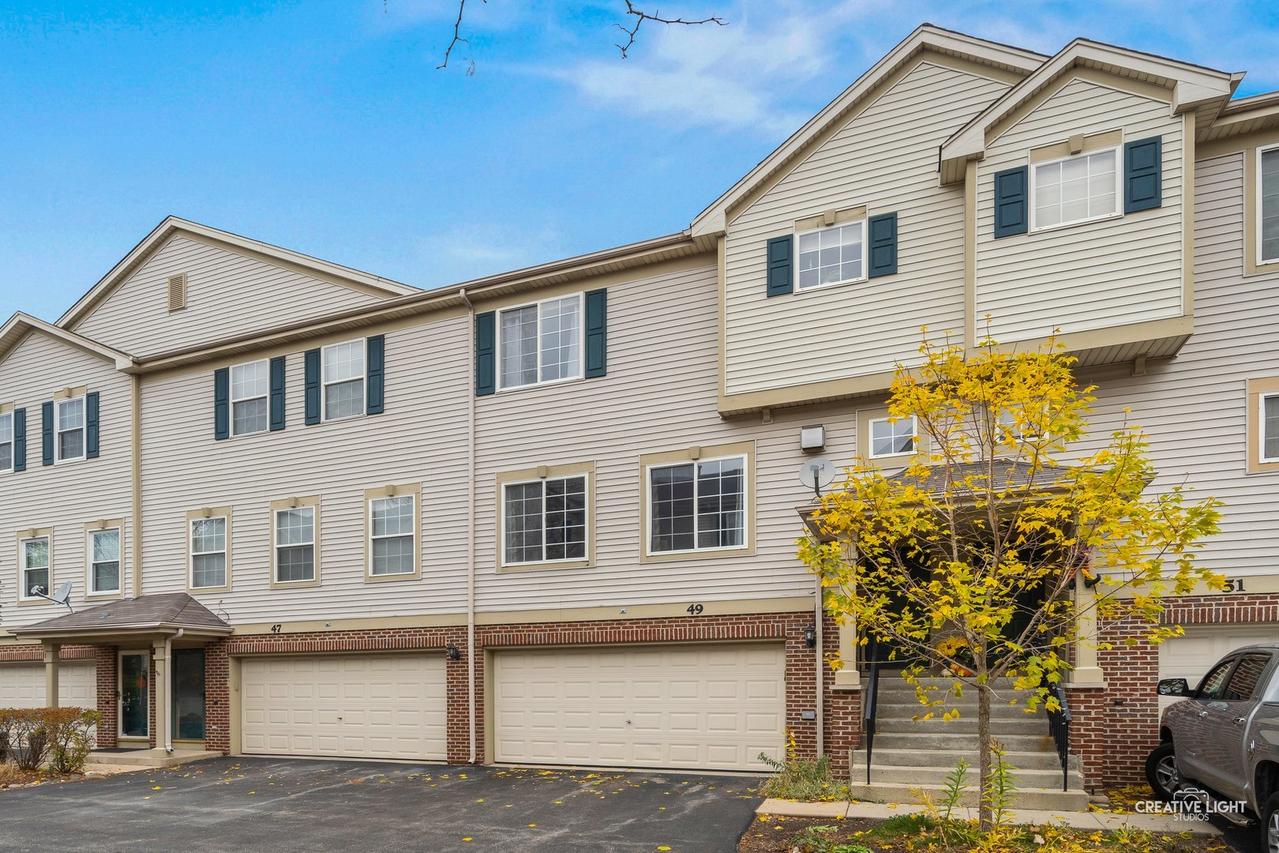 49 Monarch Dr., Streamwood, IL 60107