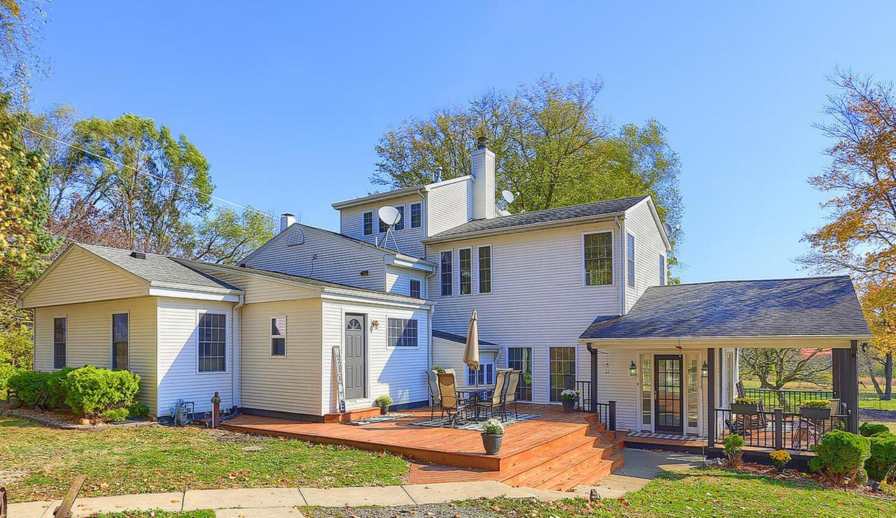 1307 E 2250 North Rd., White Heath, IL 61884